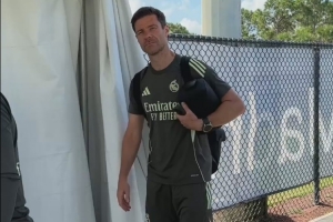 新葡萄8883官网-皇马晒归队训练视频：主帅阿隆索带头