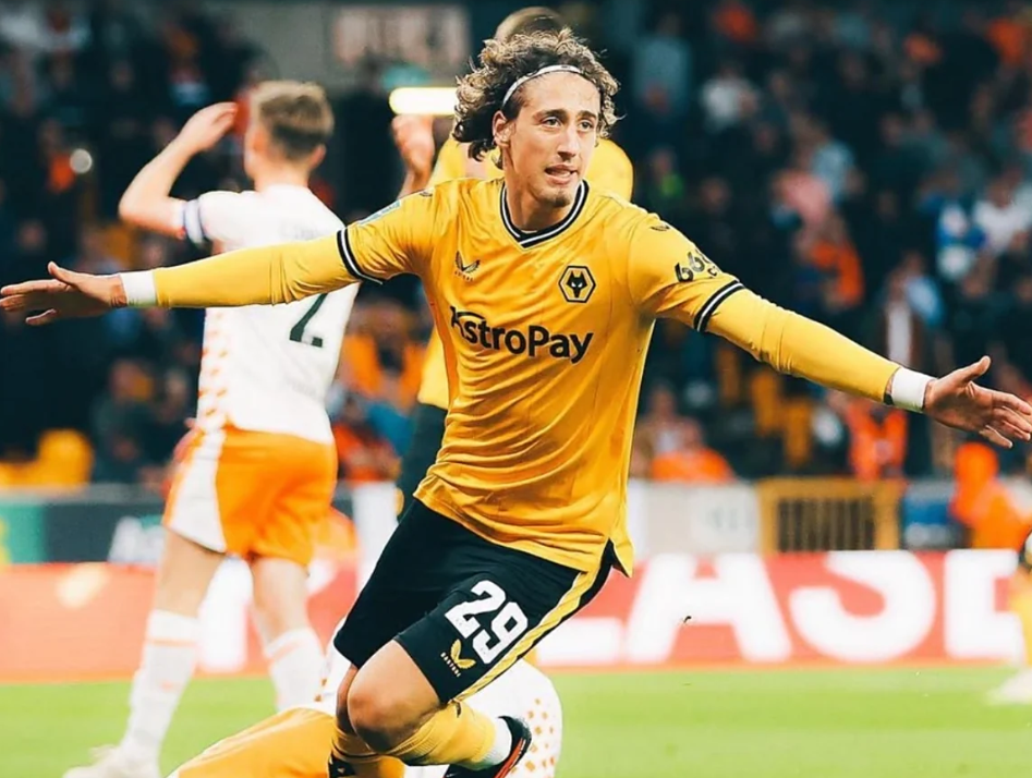 新葡萄8883AMG-👀太敷衍了吧！法比奥·席尔瓦被发现告别信抄模版一字不改