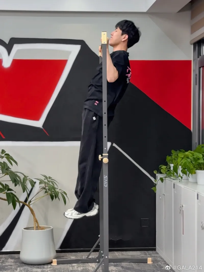 新葡萄8883官网-GALA分享运动照片：简简单单20个兄弟们