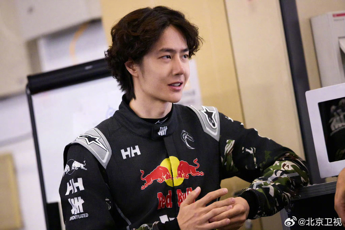 新葡萄8883AMG-王一博将出战2026中国超级跑车锦标赛上海站|赛车手|加油|花絮_新浪体育_新浪新闻